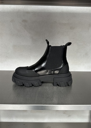 S3242 Cleated low chelsea box oleatex boot Black Ganni 